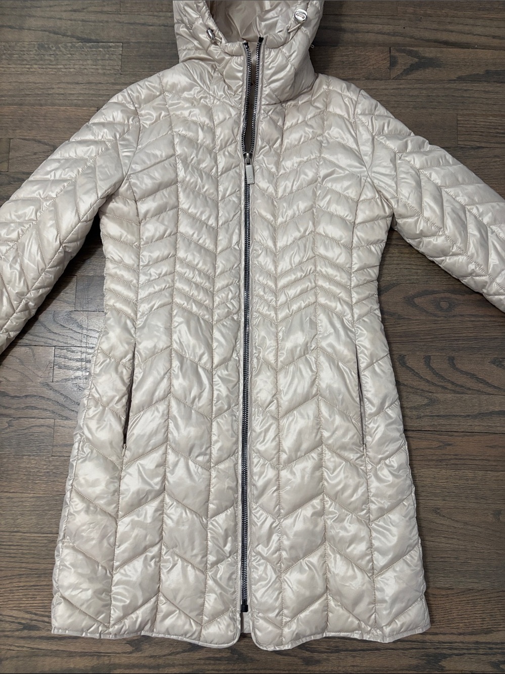 Kenneth Cole Women's Quilted Hooded Puffer Coat in Light Beige - Picture 8 of 16
